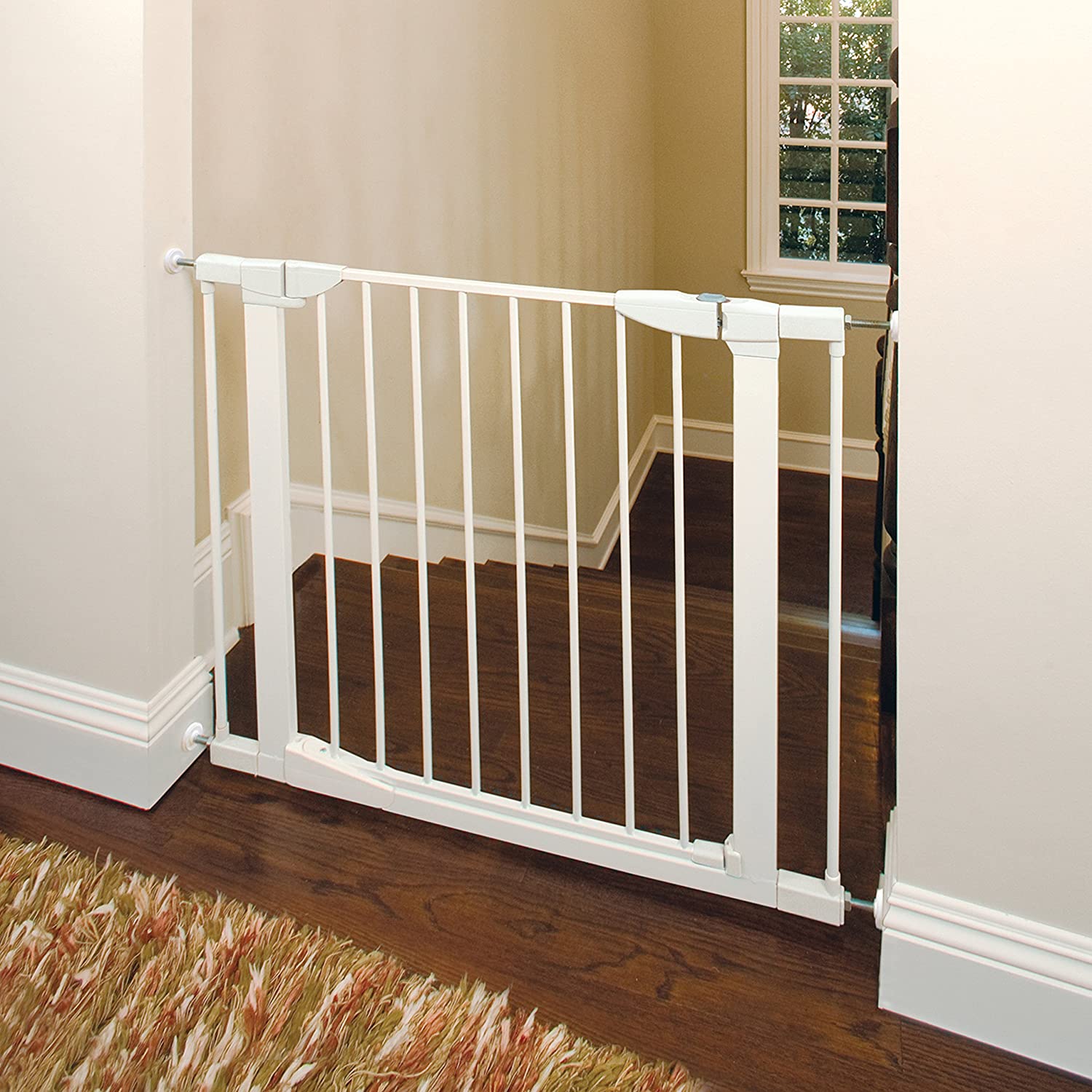 Munchkin Auto Close Pressure Mounted Baby Gate for Stairs, Hallways and